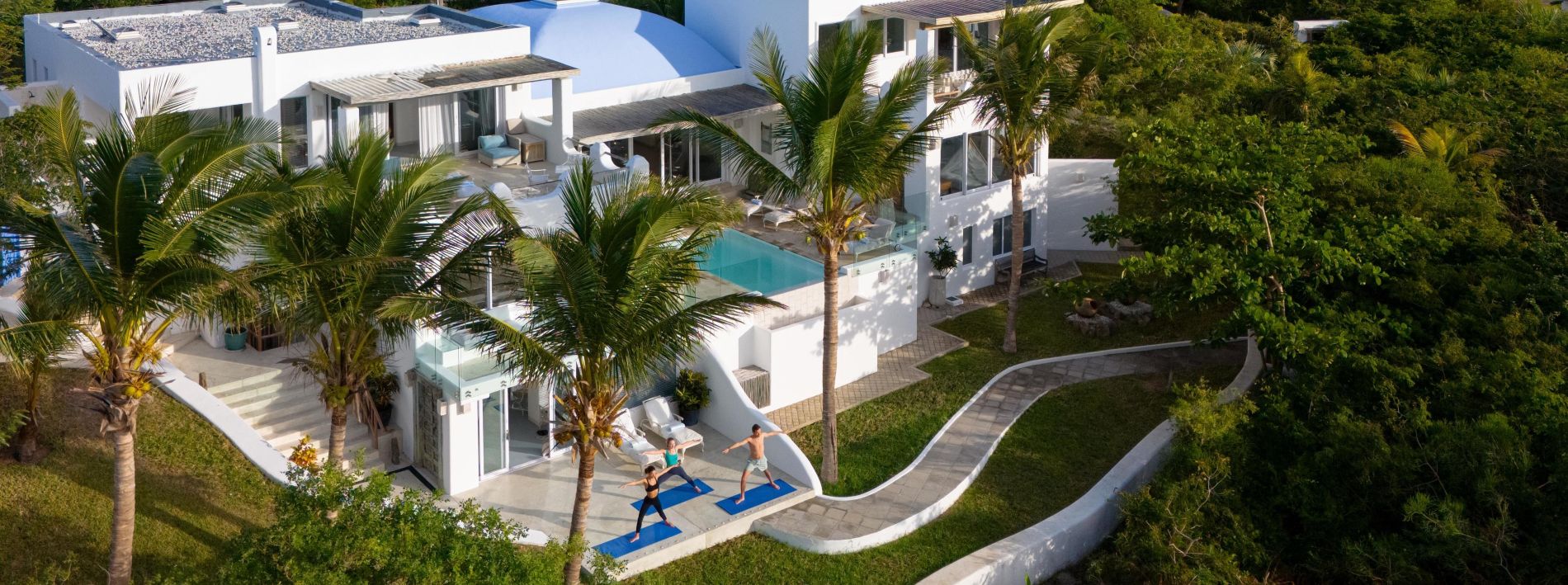 villa-da-praia-santorini-mozamabique-private-beach-villa-special-offers-1