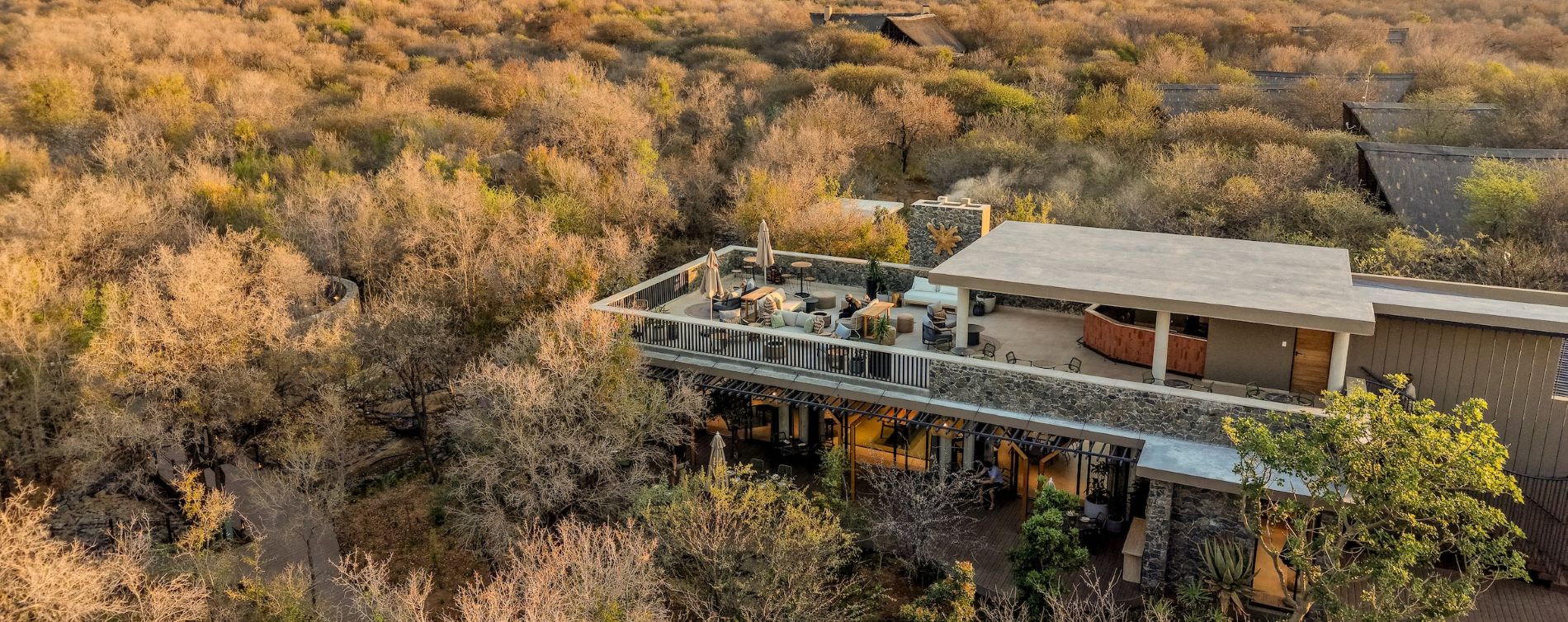 tsholo-safari-lodge-black-rhino-pilanesberg-special-offers-bush-escapes-1